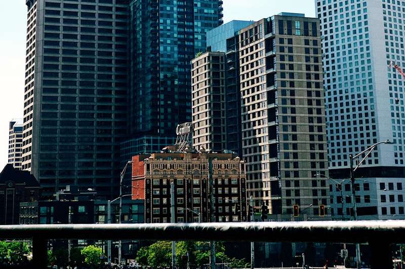 Chicago Real Estate Prices Surge Amidst November 2025 Inventory Drop