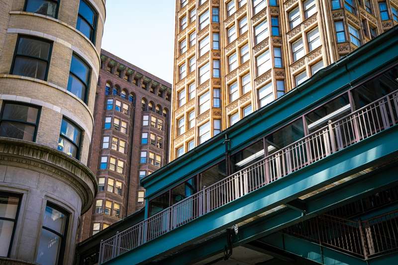 Chicago Median Home Prices Rise to $365K in December 2025, Up 4.3% Amid Tight Inventory